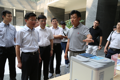 長春市副市長白緒貴到長春光機(jī)所調(diào)研