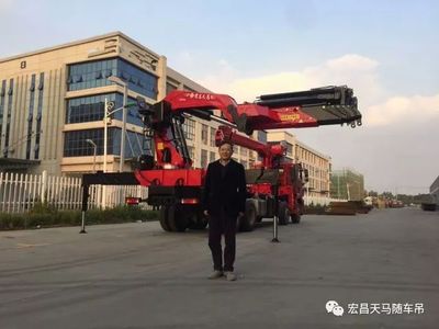 新宏昌重工集團(tuán)創(chuàng)始人親赴揚(yáng)州工廠，為隨車吊新品展前助陣